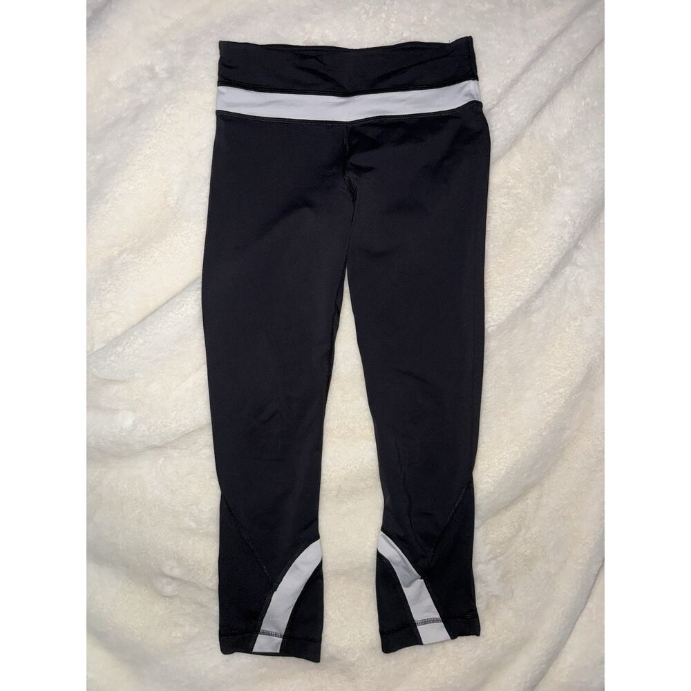 Lululemon Crop Leggings Womens Size 2 Black White Zip Pocket